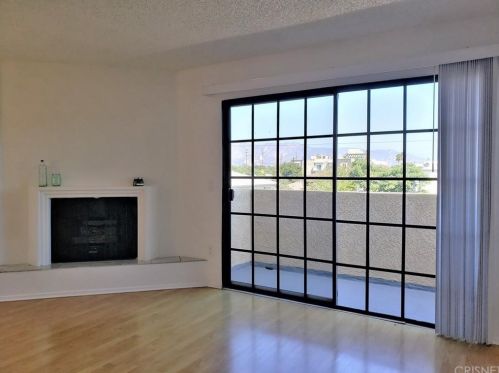 5325 Denny Ave, North Hollywood CA  91602-3218 exterior