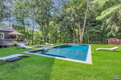 32 Brandywine Pl, Oakland NJ  07436-2321 exterior