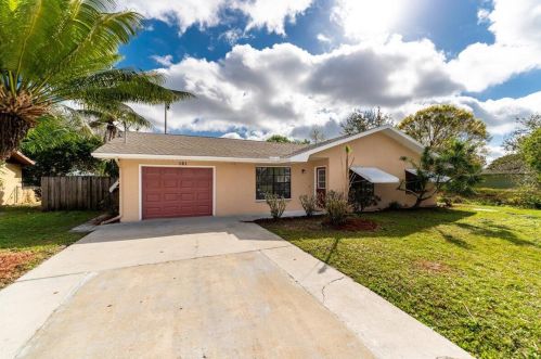 161 Curtis St, Fort Pierce FL  34983-1628 exterior