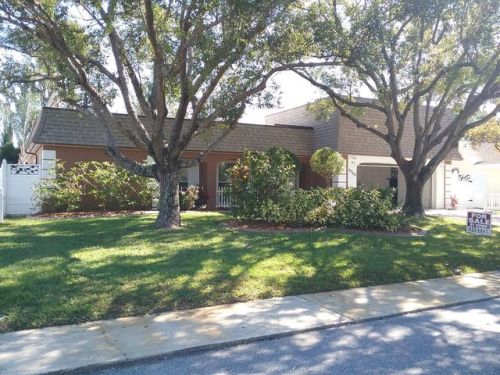 3700 Springfield Dr, Tarpon Springs, FL 34691-1200