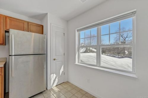 122 Northview Ct, Peekskill NY  10566-4439 exterior