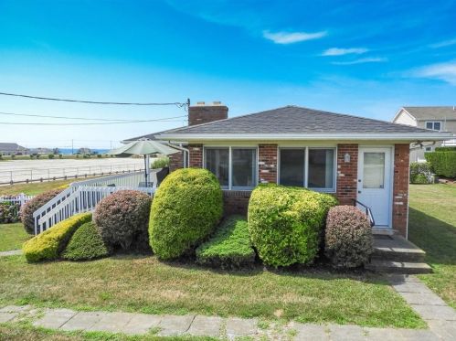 38 Burnside Ave, South Kingstown, RI 02882-5009