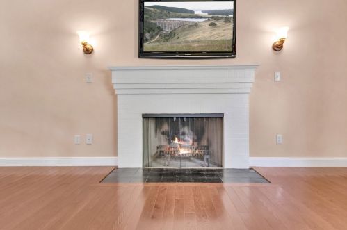 30 Kinnicutt Rd, Worcester MA 01602-1546 exterior