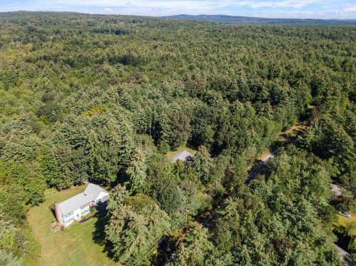 246 Church Rd, Allenstown NH  03275-2903 exterior