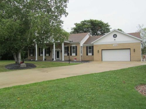 1029 Ashbury Ct, Fond Du Lac, WI 54935-6302