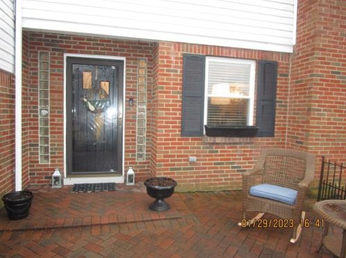 108 Carol Dr, Canonsburg, PA 15317-3273