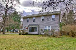 246 Kenwood Ave, Bethlehem, NY 12054-2120