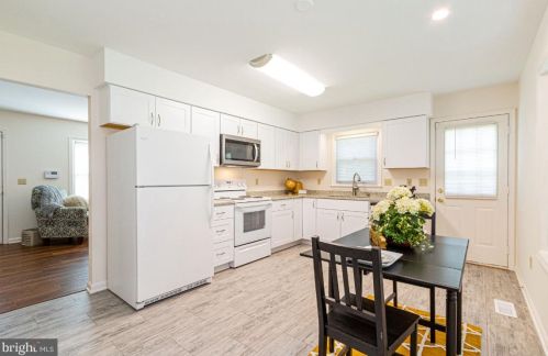 1201 Dewberry Dr, Fredericksburg VA  22407-4881 exterior