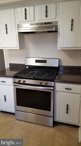 5931 Kara Pl, Springfield VA  22015-3359 exterior