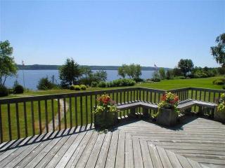 499 Quinlan Ave, St Marys Point, MN 55043-9494