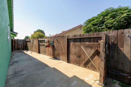 2130 Creek Ct, Newman CA  95360-1445 exterior