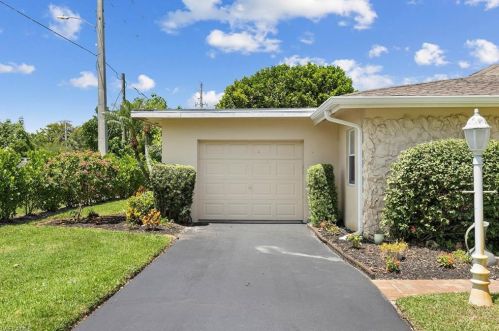 513 Palm View Dr, Naples FL  34110-5717 exterior