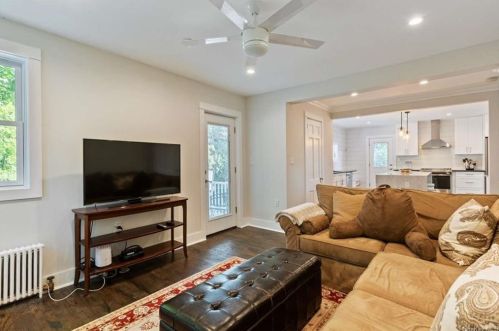 20 Disbrow Ln, New Rochelle NY  10804-3209 exterior