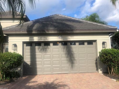 109 Greenfield Ct, Naples, FL 34110-4405