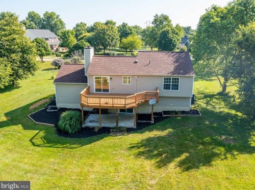 27 Cloverdale Pl, Charles Town WV  25414-4033 exterior