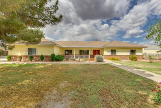 2506 Desert Ln, Gilbert, AZ 85234-2818