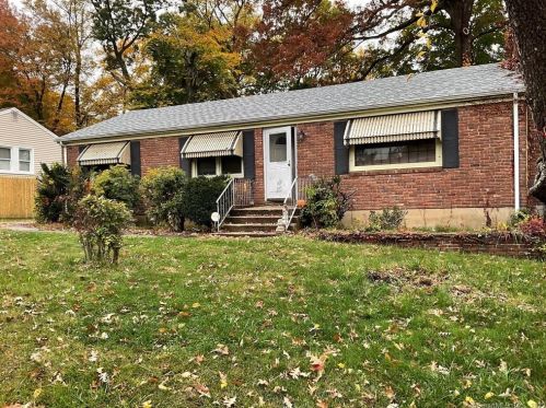 122 Dogwood Dr, Bridgeport, CT 06606-1459