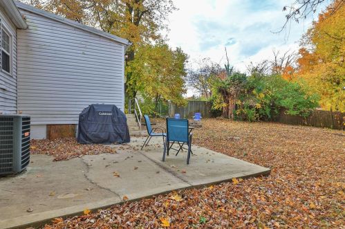 7404 Dixie Hwy, Florence KY  41042-2515 exterior