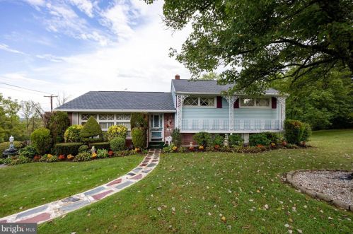 2288 Horseshoe Dr, Pottstown, PA 19464-1529