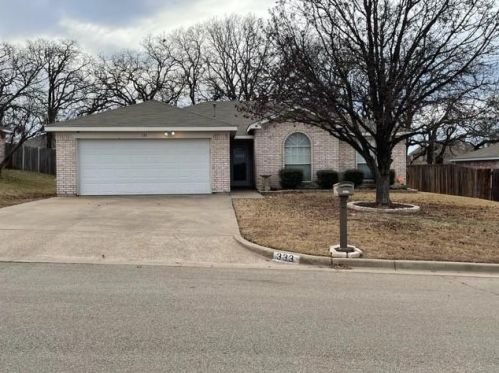 333 Pecos Dr, Weatherford, TX 76086-3528