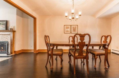 4 Brunswick Dr, Elwood NY  11731-5405 exterior