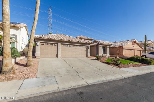 6126 Saguaro Park Ln, Glendale, AZ 85310-2710