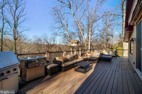 23 Dunminning Rd, Newtown Square PA  19073-1801 exterior