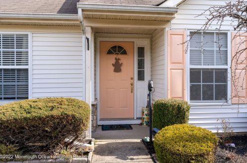 21 Morning Glory Ln, Lakewood, NJ 08701-5718