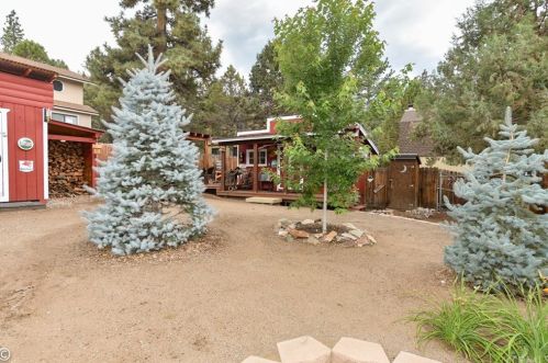 1063 H Ln, Big Bear City CA  92314-9693 exterior