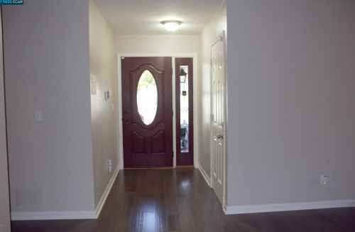 15580 Zalman Ln, Lathrop, CA 95330-9300