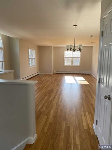 501 2nd St, Palisades Park NJ  07650-1874 exterior