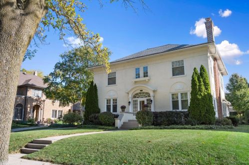 4042 Richland Ct, Milwaukee, WI 53211-2146
