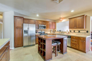 7215 Mescal St, Peoria, AZ 85345-6077