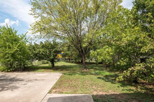 300 Blackson Ave, Austin TX  78752-2611 exterior