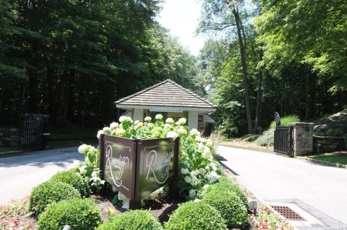 4 Elizabeth Ct, Briarcliff NY  10510-2528 exterior