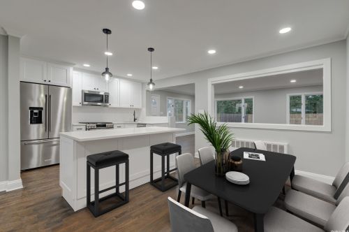 104 Woodoak Dr, Westbury NY  11590-1033 exterior