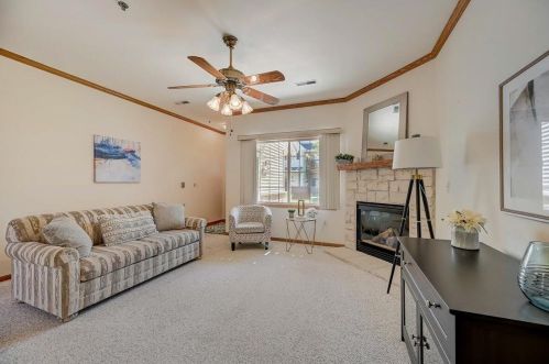 15078 Arrowhead Ln, Waukesha, WI 53151-7478