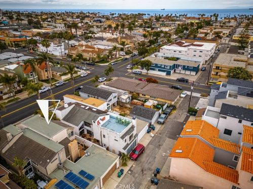 513 15th St, Huntington Beach CA  92648-4045 exterior