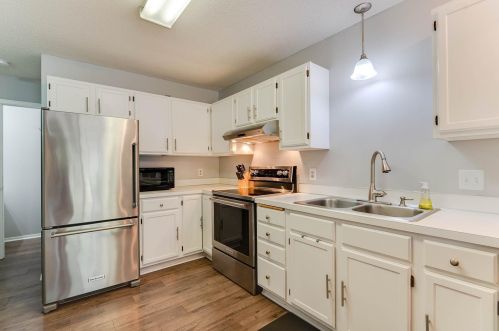 8582 Brinkley Ln, Inver Grove Heights MN  55076-5115 exterior