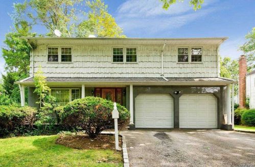 540 Ellison Ave, Westbury, NY 11590-1112