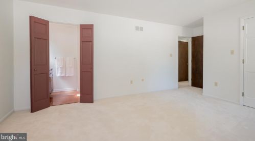 253 Pond Dr, Hockessin DE  19707-9241 exterior