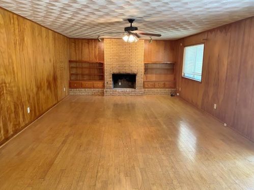 8024 Herndon Dr, Fort Worth TX  76116-8537 exterior