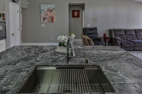 8489 Mcgray Way, Elk Grove CA  95624-4121 exterior