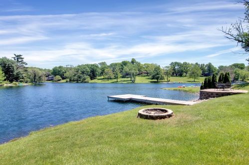 12323 White Oak Dr, Crown Point IN  46307-8420 exterior