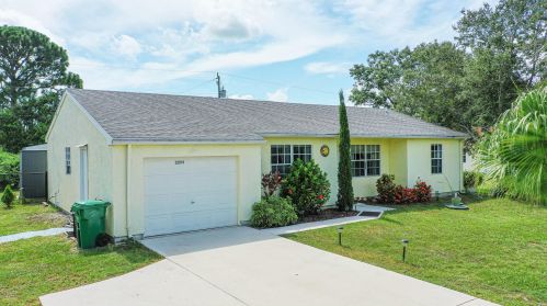 2293 Berkshire Blvd, Fort Pierce FL  34952-7307 exterior