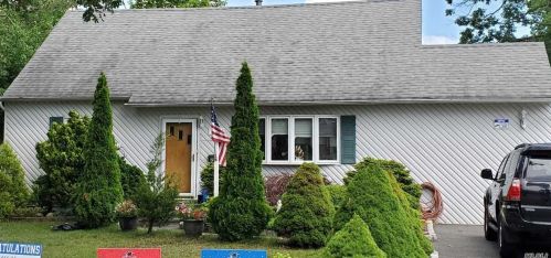 201 Hubbards Path, Babylon, NY 11704-4940