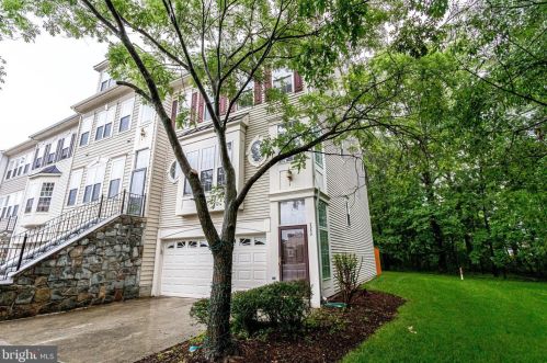 2050 Capstone Cir, Herndon VA  20170-5906 exterior