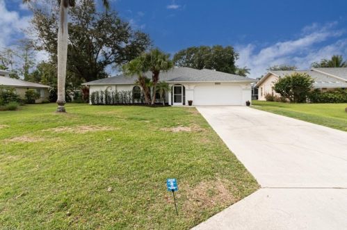 228 Madison Dr, Naples, FL 34110-1326