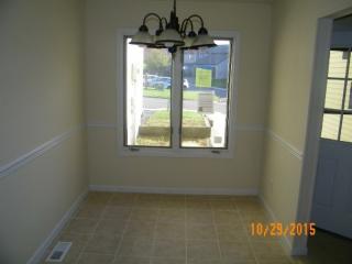 22 Holly Ct, Flemington, NJ 08822-3010