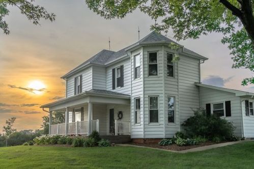 1143 Paradise Ln, Richmond, IA 52247-9614